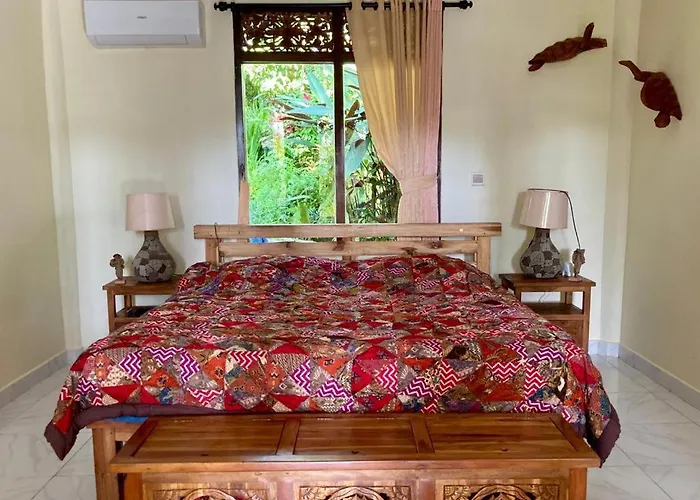 Villa House, Quiet Place Overlooking Rice Fields